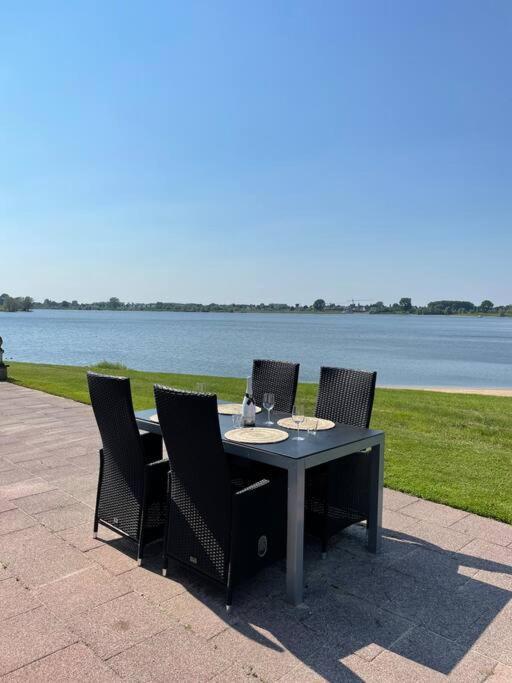 Lith Luxe Chalet Direct Aan Het Water Met Strand מראה חיצוני תמונה