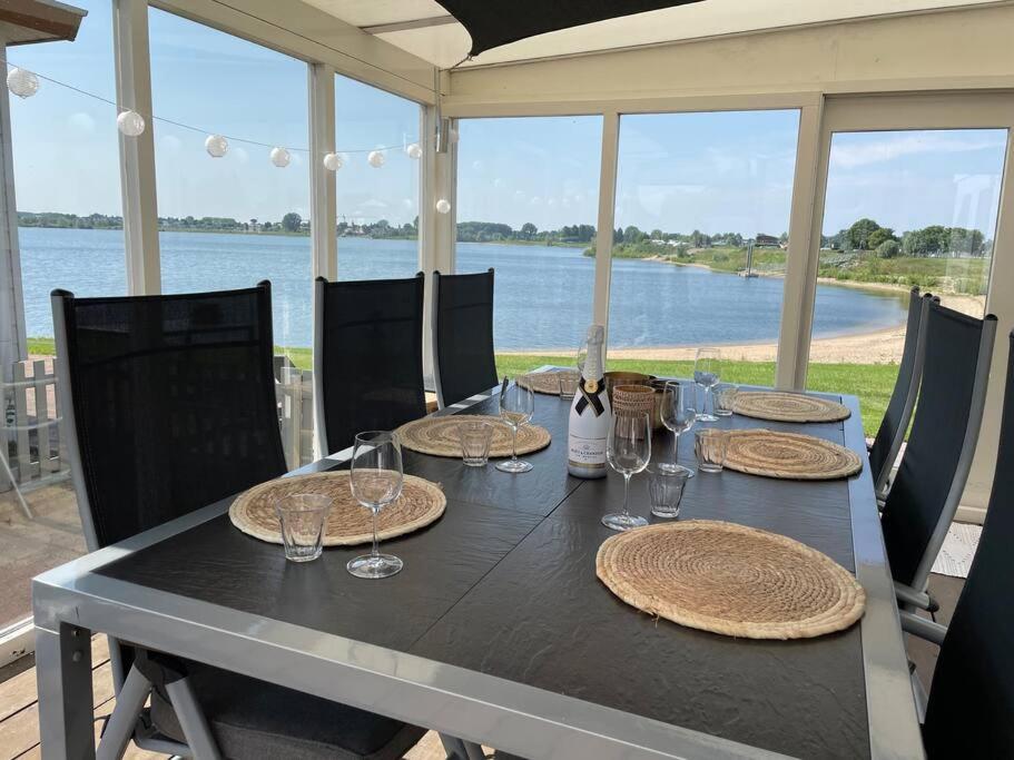 Lith Luxe Chalet Direct Aan Het Water Met Strand מראה חיצוני תמונה