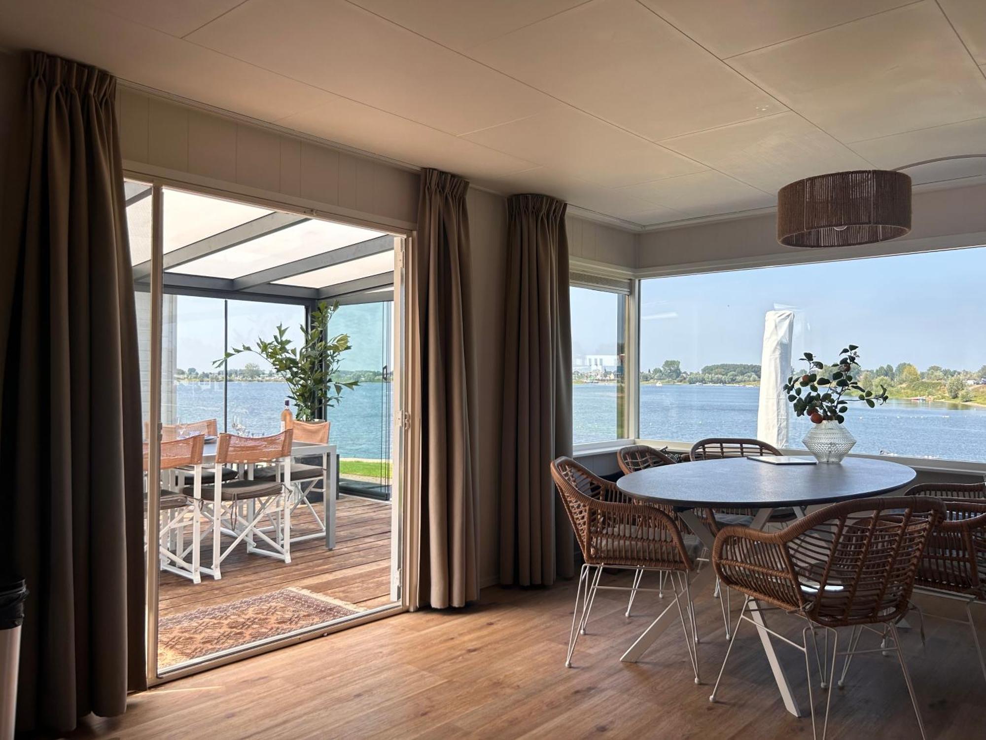 Lith Luxe Chalet Direct Aan Het Water Met Strand מראה חיצוני תמונה